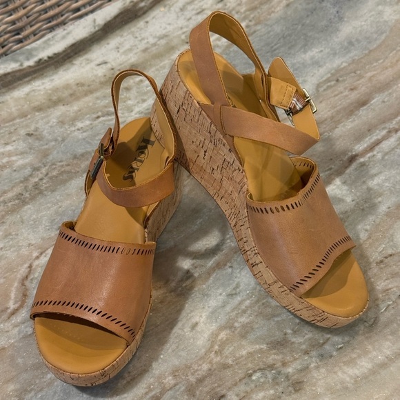 Women’s KORKS tan leather wedge sandals- Size 10 - Picture 2 of 8